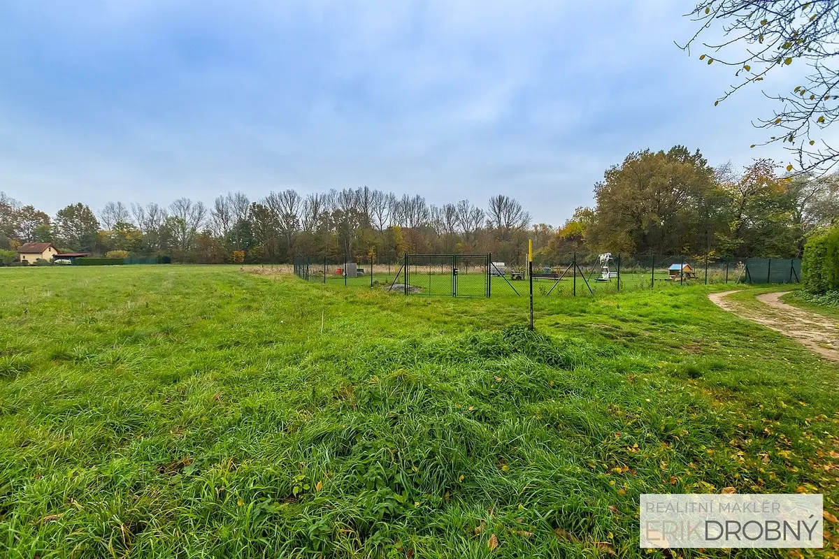 Prodej pozemku 518 m², Rosice u Chrasti · Rosice