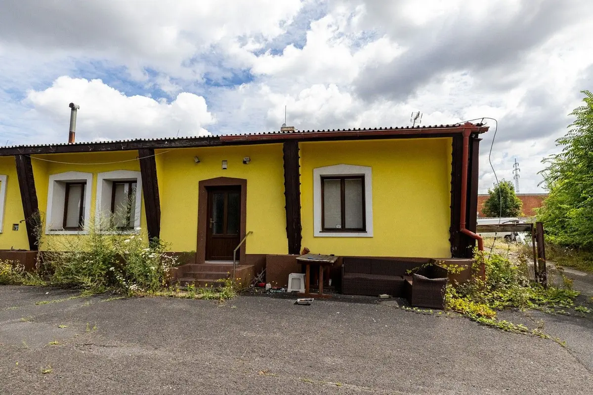 Prodej komerčního prostoru 1880 m², Všechlapská · Hudcov · Teplice
