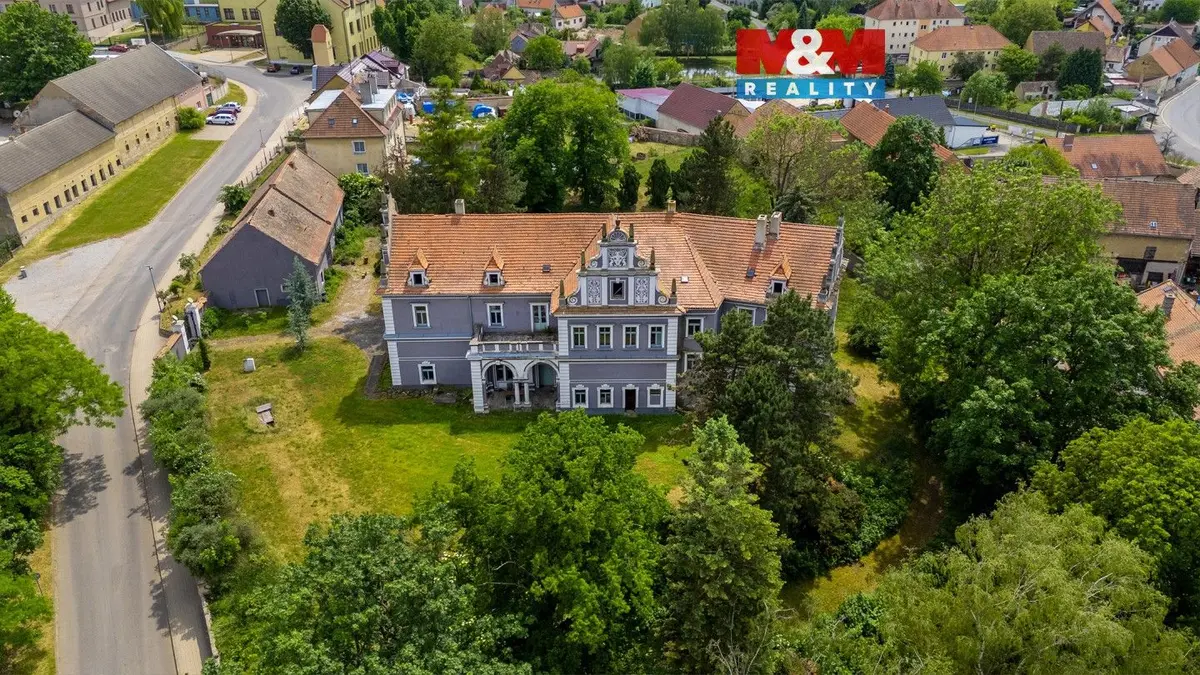 Prodej nemovitosti 1075 m², Mšené-lázně