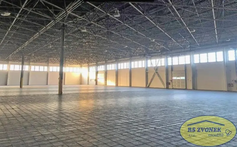 Pronájem komerčního prostoru 4400 m², Holice · Olomouc