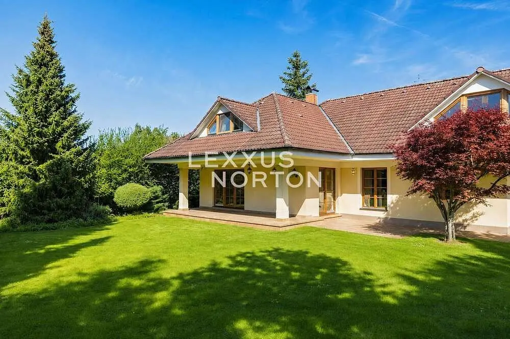 Pronájem domu 340 m², Malý dvůr · Nebušice