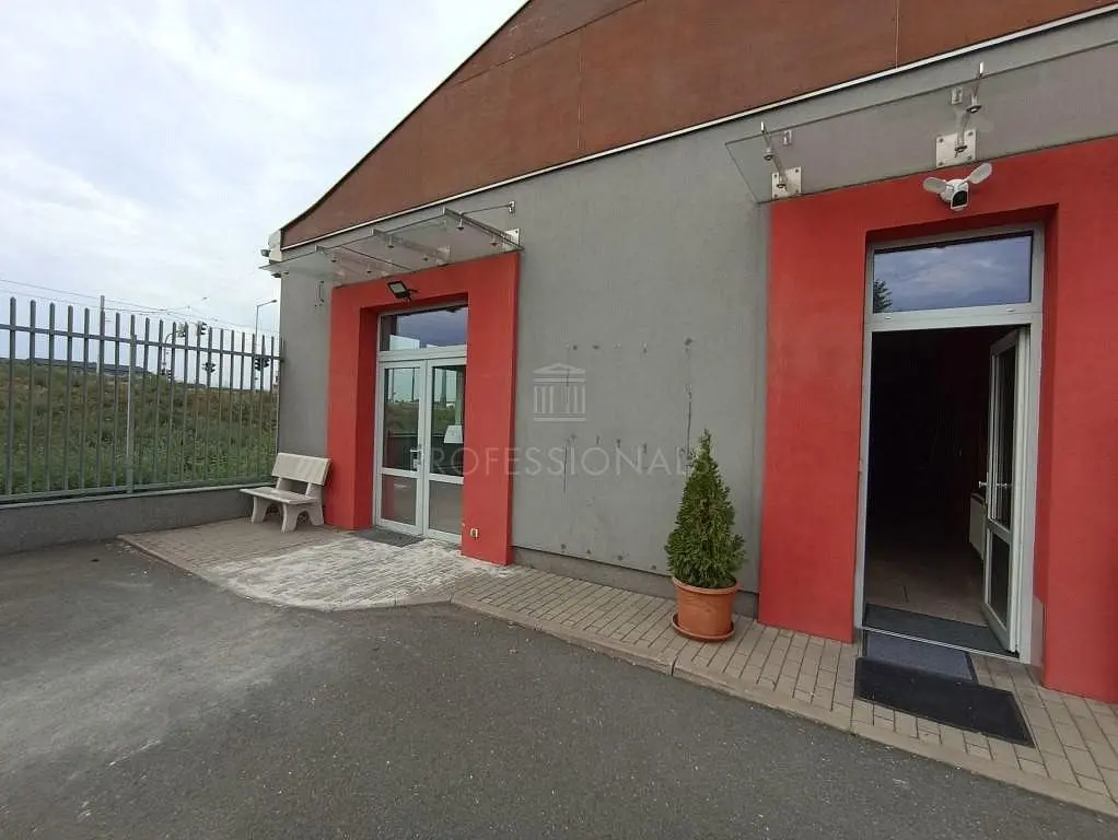 Pronájem komerčního prostoru 135 m², Strašnice