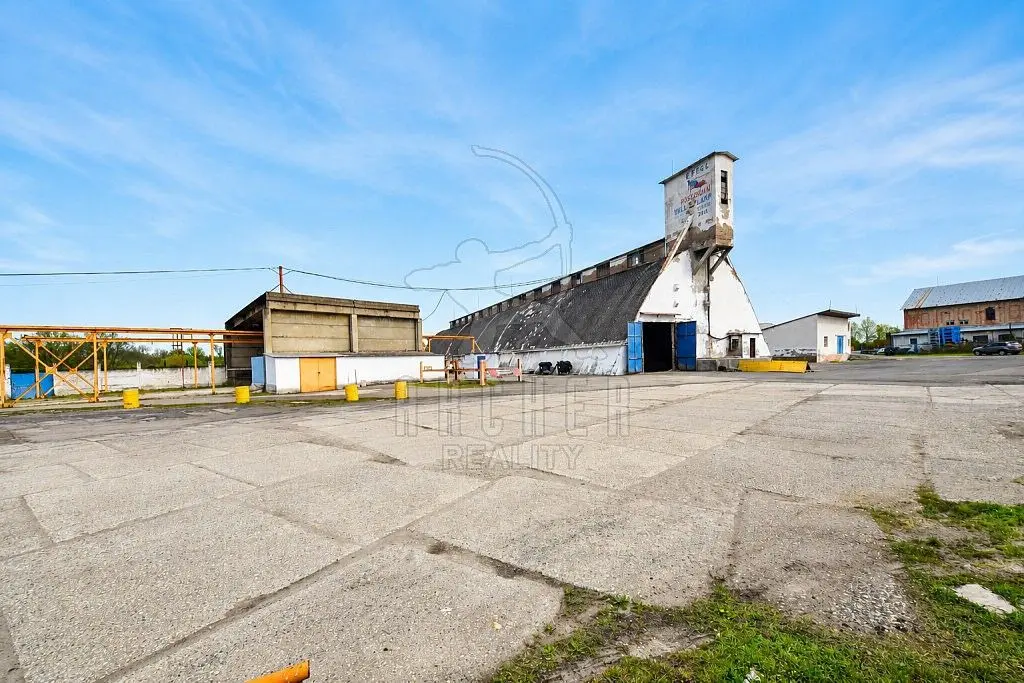 Prodej komerčního prostoru 6697 m², Neratovická · Kostelec nad Labem