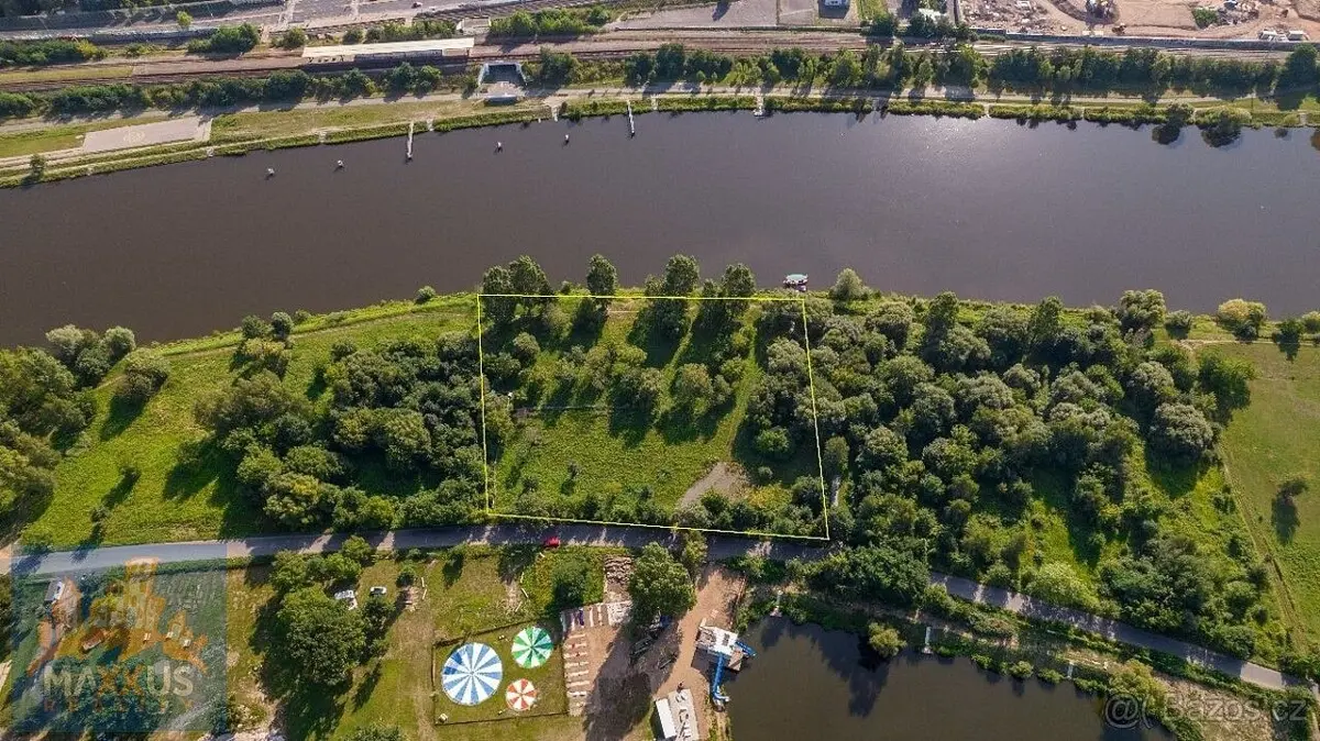 Pronájem pozemku 200 m², Lahovice