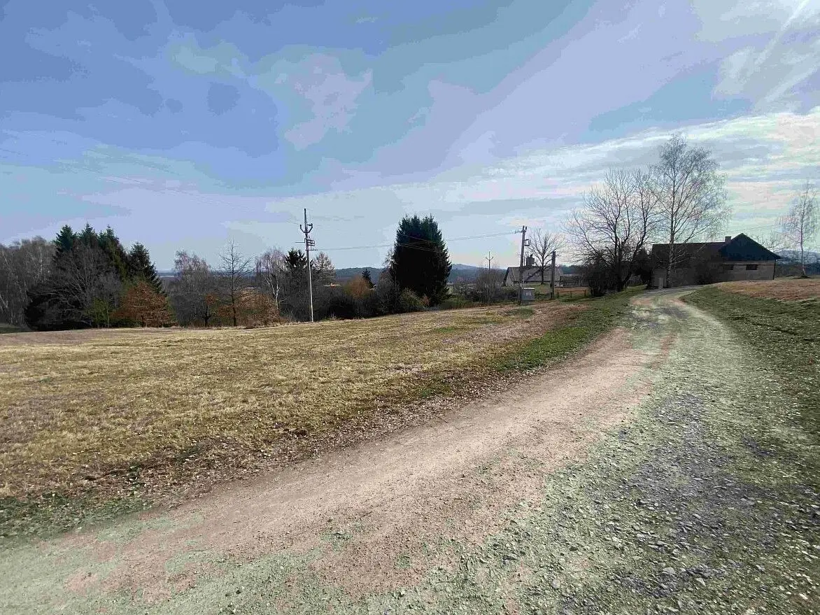 Prodej pozemku 2407 m², Údolí u Nových Hradů · Nové Hrady
