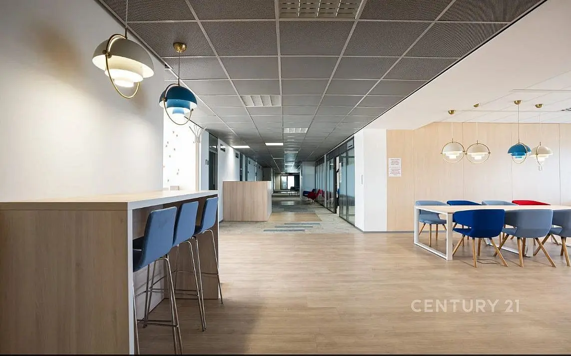 Pronájem komerčního prostoru 1200 m², Vinohrady