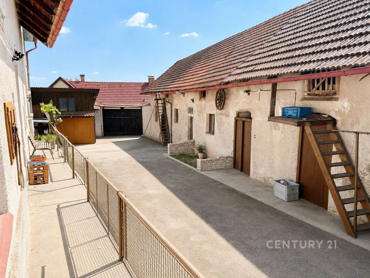 Prodej komerčního prostoru 500 m², Košetice