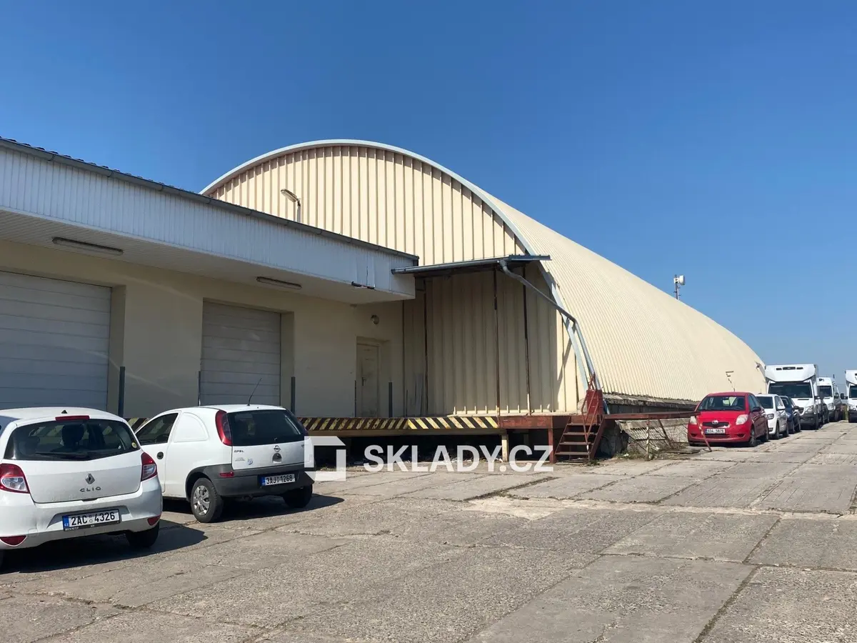 Pronájem komerčního prostoru 1496 m², Balasova · Slaný