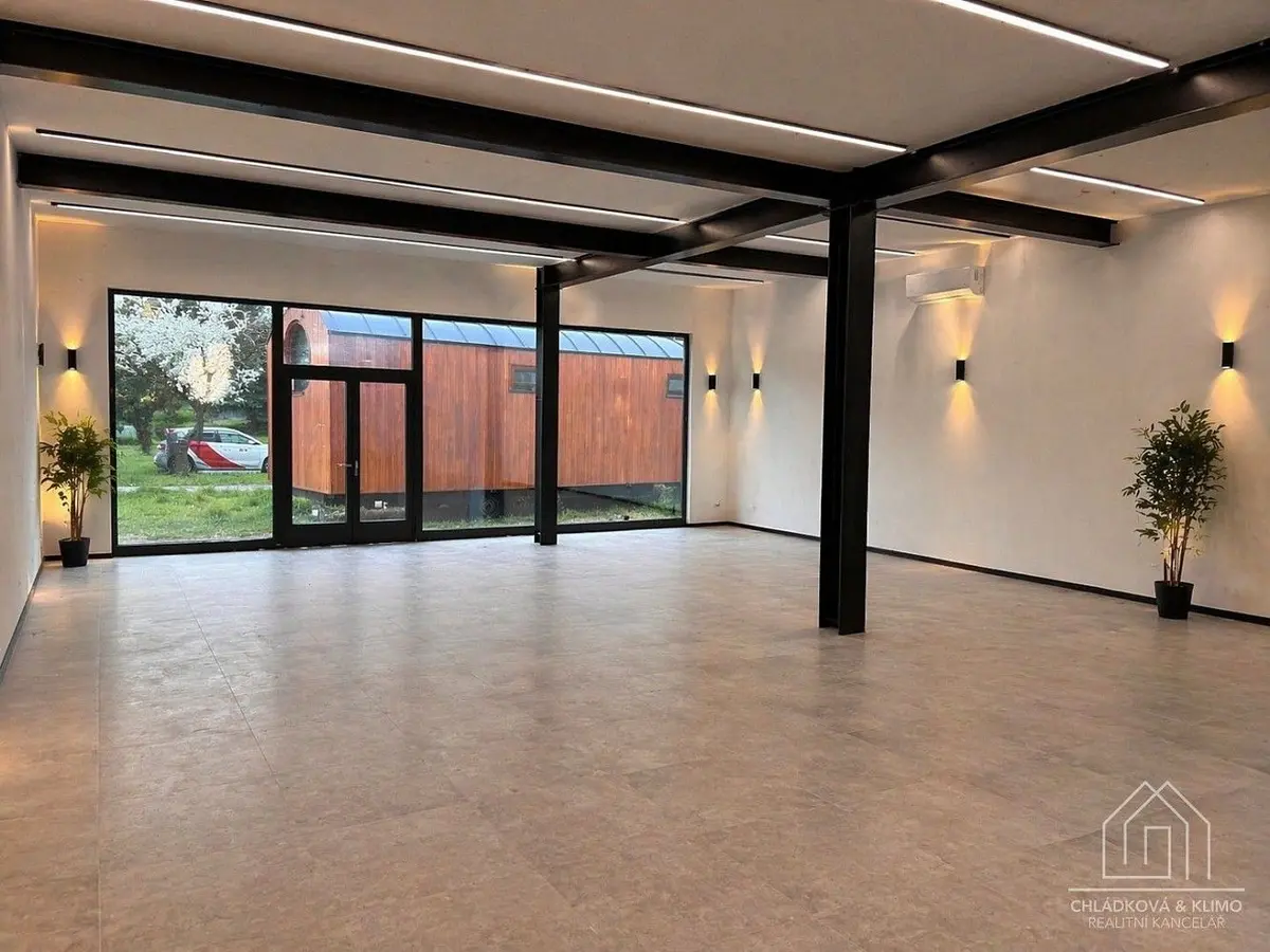 Pronájem komerčního prostoru 124 m², Strašnice