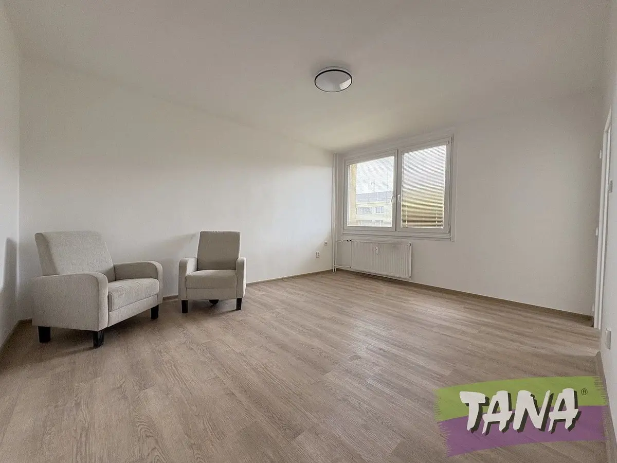 Pronájem bytu 1+kk 27 m², Macharova · Dvůr Králové nad Labem