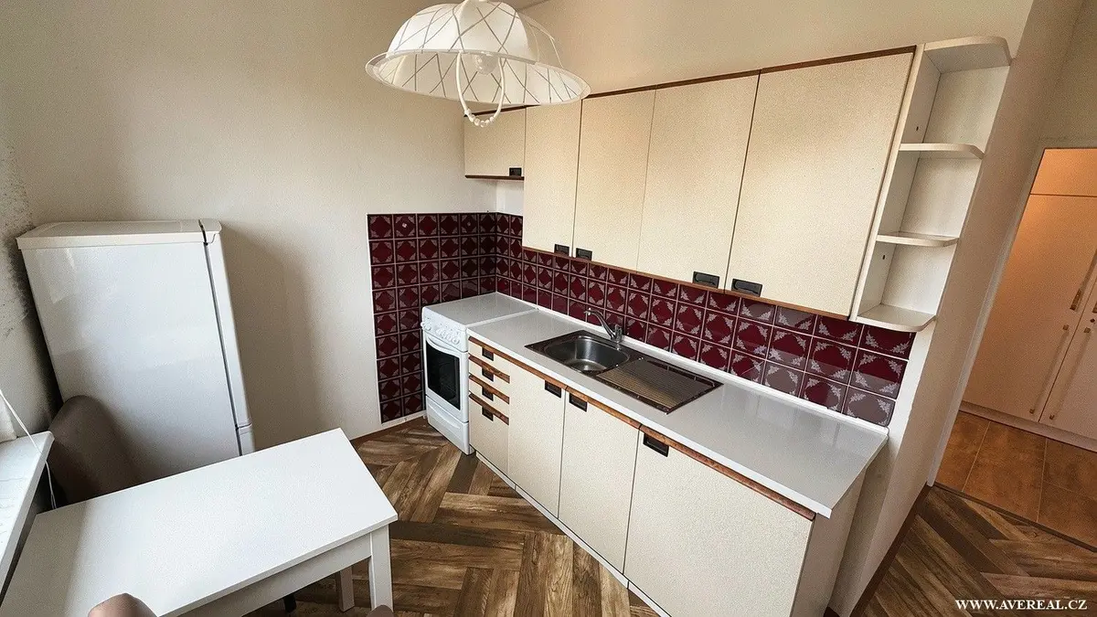Pronájem bytu 2+1 56 m², Malešice