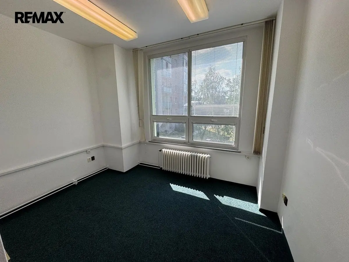 Pronájem komerčního prostoru 33 m², náměstí T. G. Masaryka · Břeclav