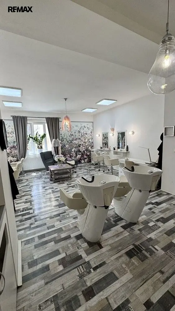 Pronájem komerčního prostoru 70 m², 28. pluku · Vršovice