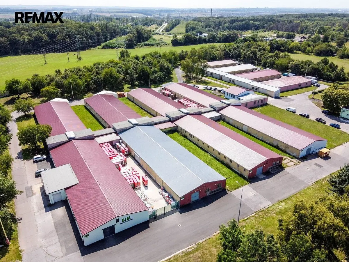 Pronájem pozemku 378 m², Ve žlíbku · Horní Počernice