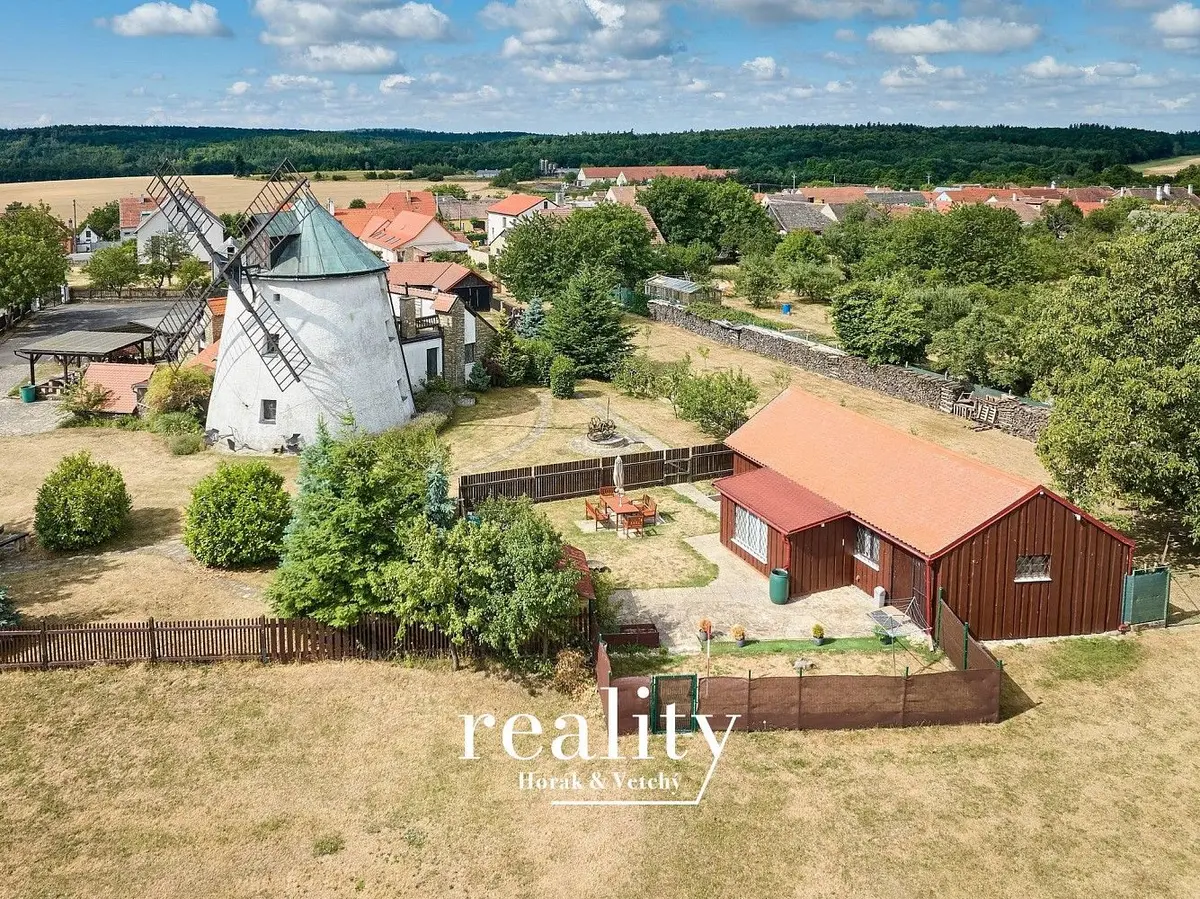 Prodej komerčního prostoru 450 m², Lesná u Znojma · Lesná