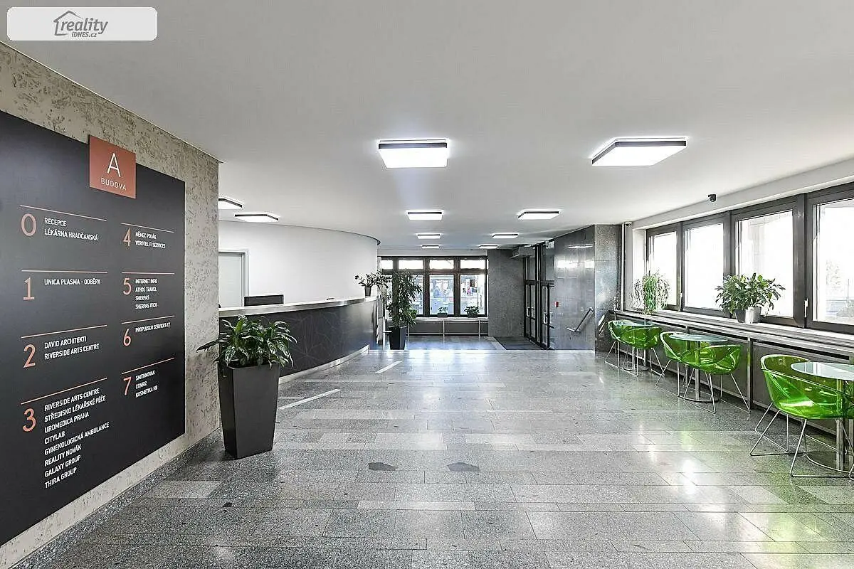 Pronájem komerčního prostoru 191 m², Milady Horákové · Hradčany