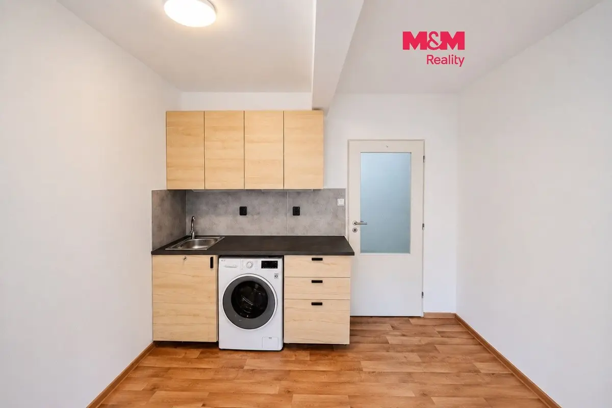 Prodej bytu 1+kk 17 m², Krokova · Nusle