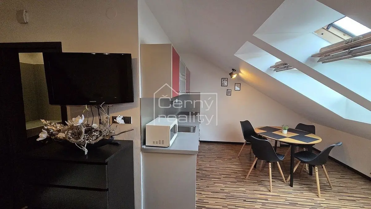 Pronájem bytu 1+kk 50 m², Kollárova · Jičín