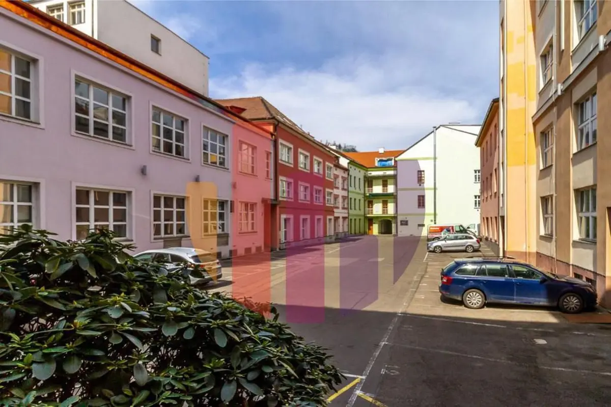 Pronájem komerčního prostoru 260 m², Zubatého · Smíchov