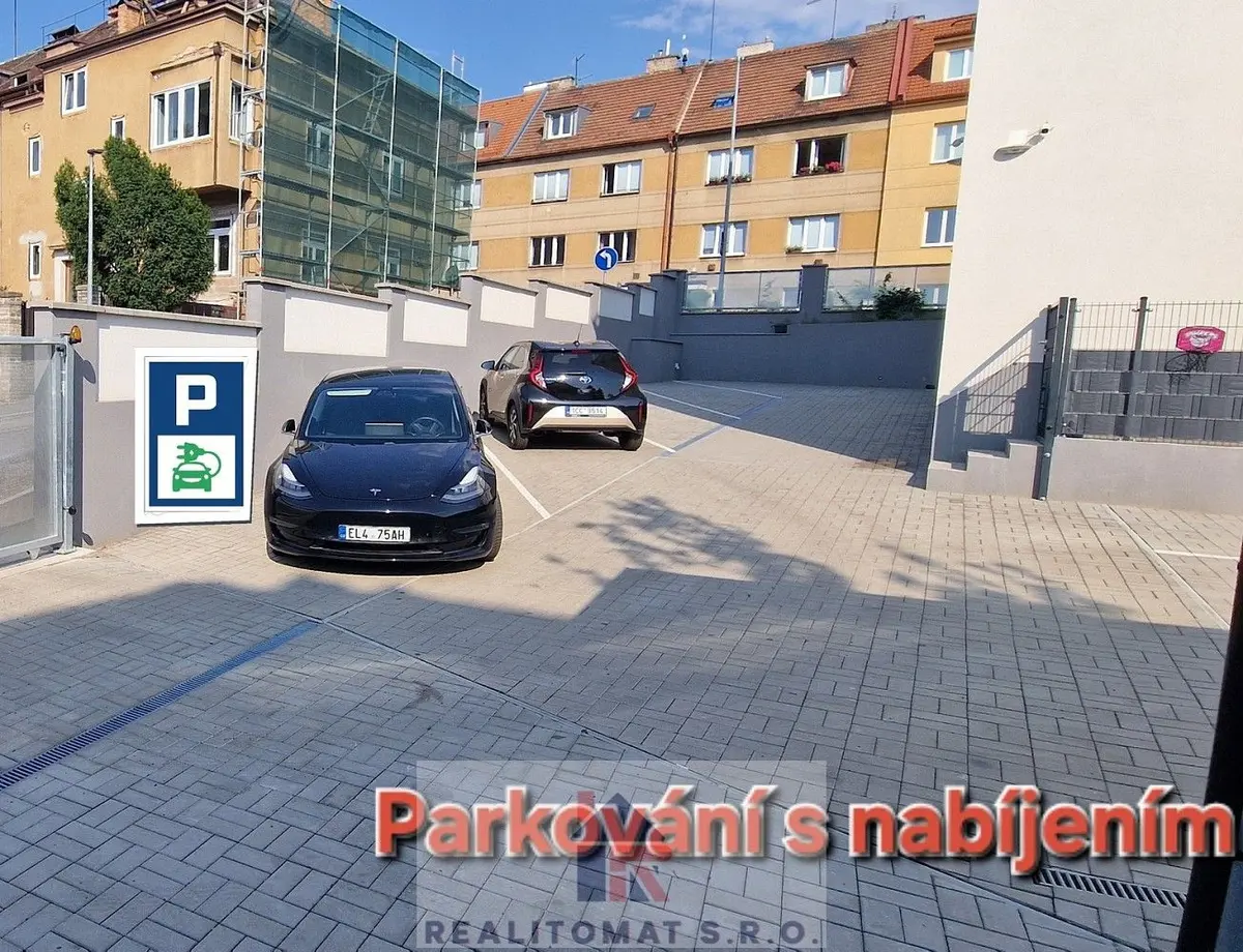 Prodej nemovitosti 15 m², Podhorská · Motol