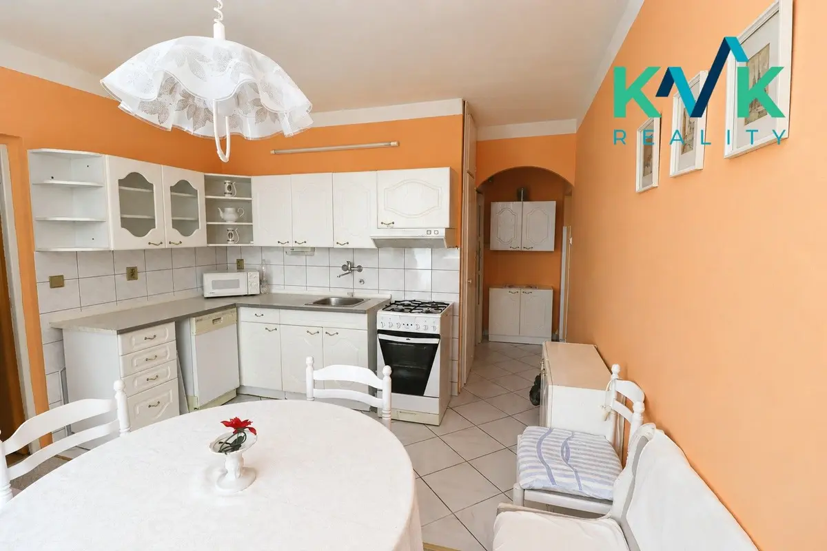 Prodej bytu 2+1 63 m², Dvořákova · Stará Role · Karlovy Vary
