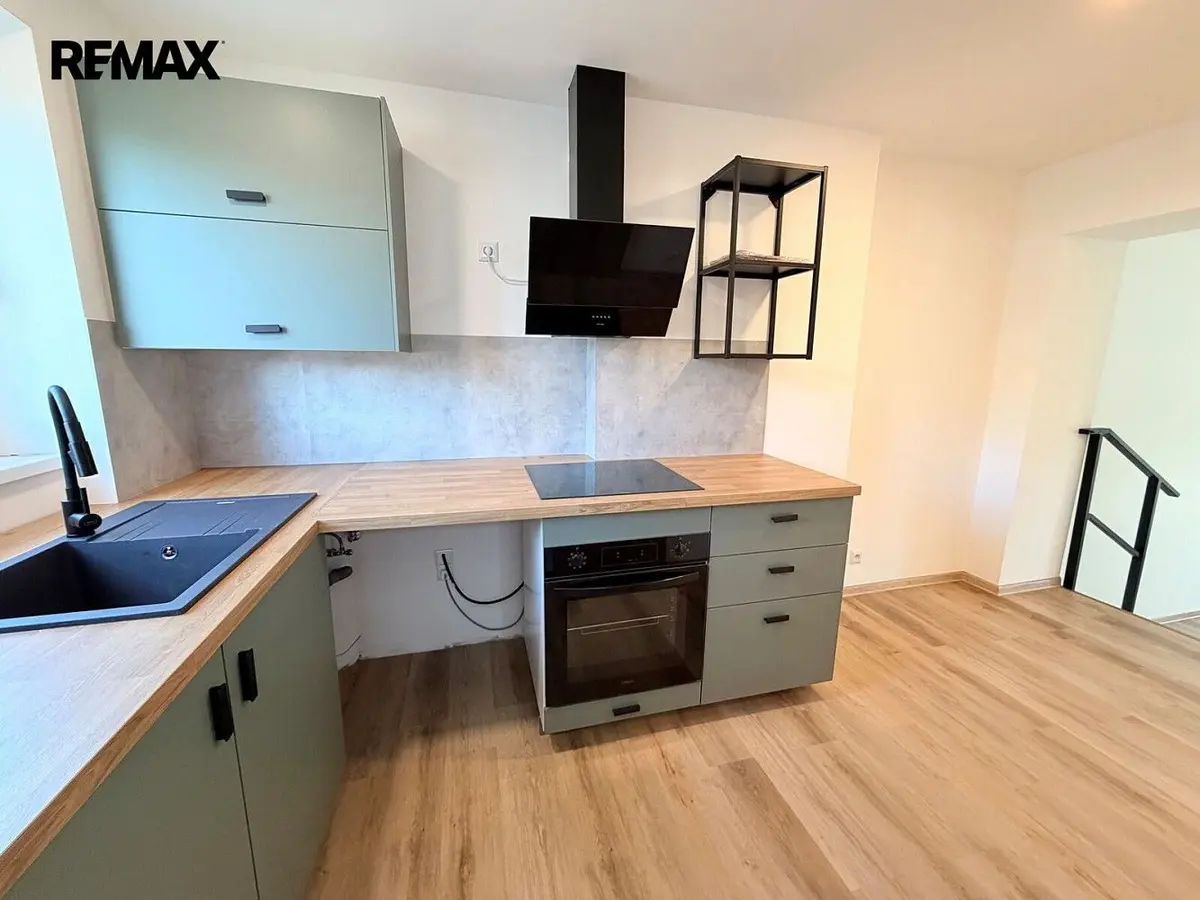 Pronájem bytu 1+kk 34 m², Masarykovo náměstí · Rožnov pod Radhoštěm