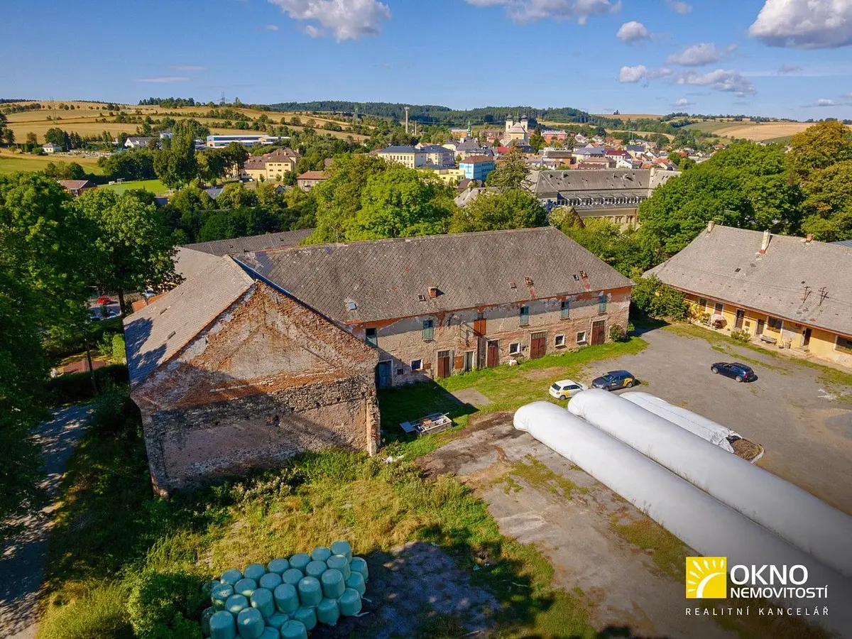 Prodej komerčního prostoru 1200 m², nám. Na podkově · Bystré u Poličky · Bystré