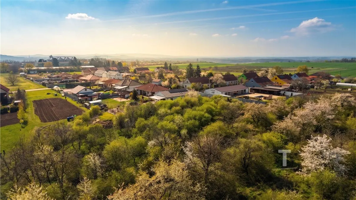 Prodej pozemku 2082 m², Drnholec