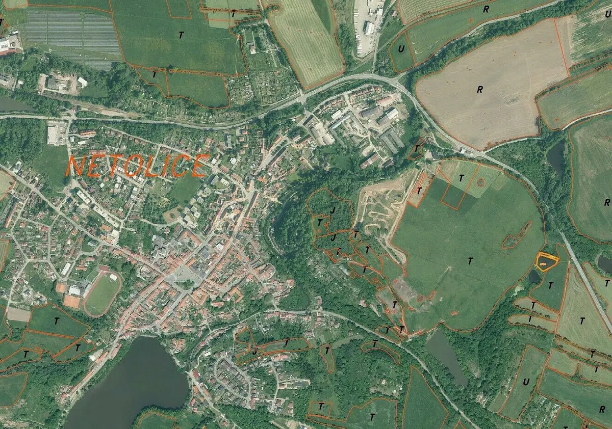 Prodej pozemku 2882 m², Mírové Náměstí · Netolice