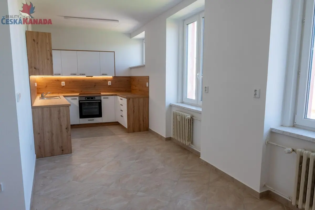 Pronájem bytu 3+kk 82 m², Palackého nám. · Dačice