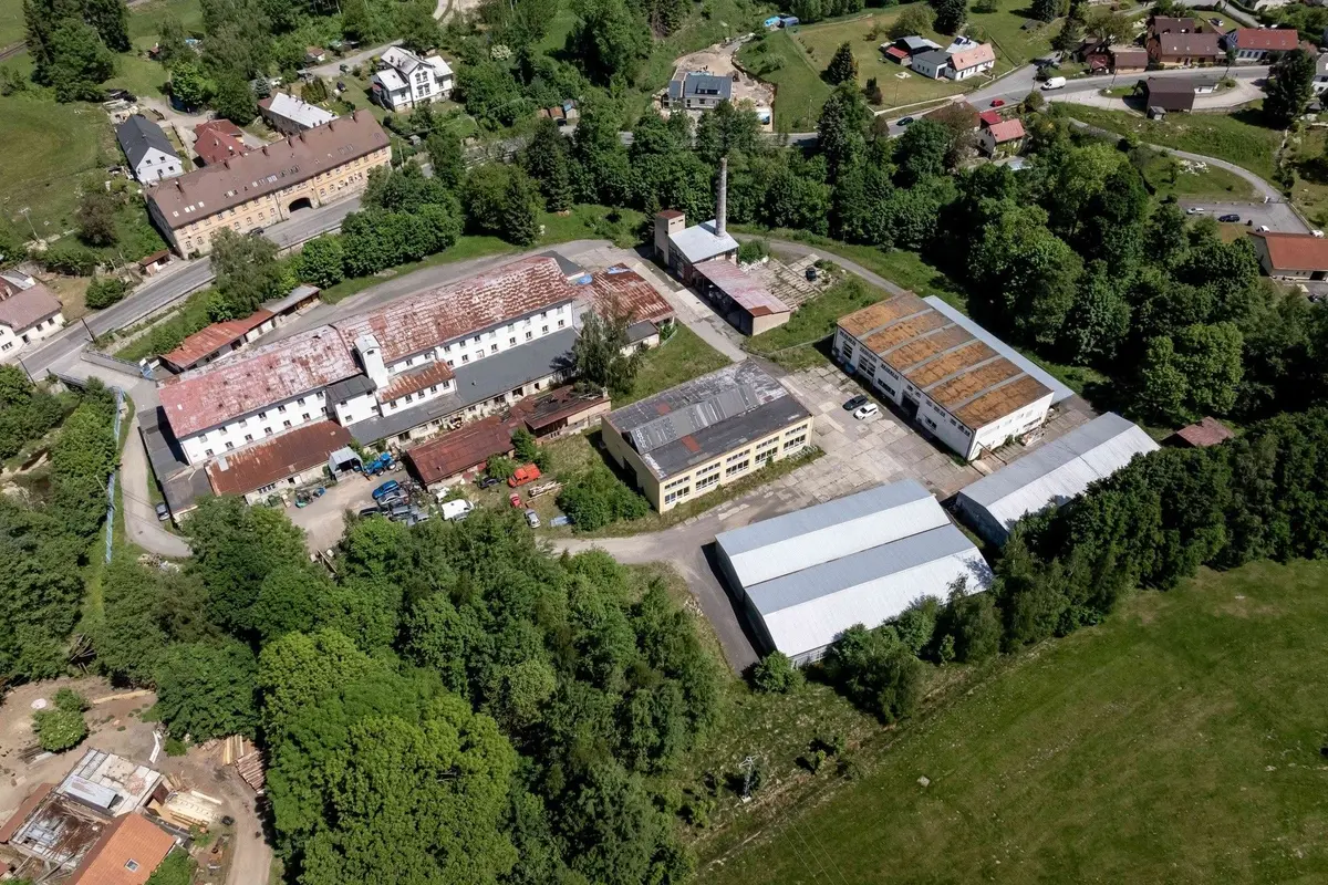 Prodej komerčního prostoru 24366 m², Raspenava