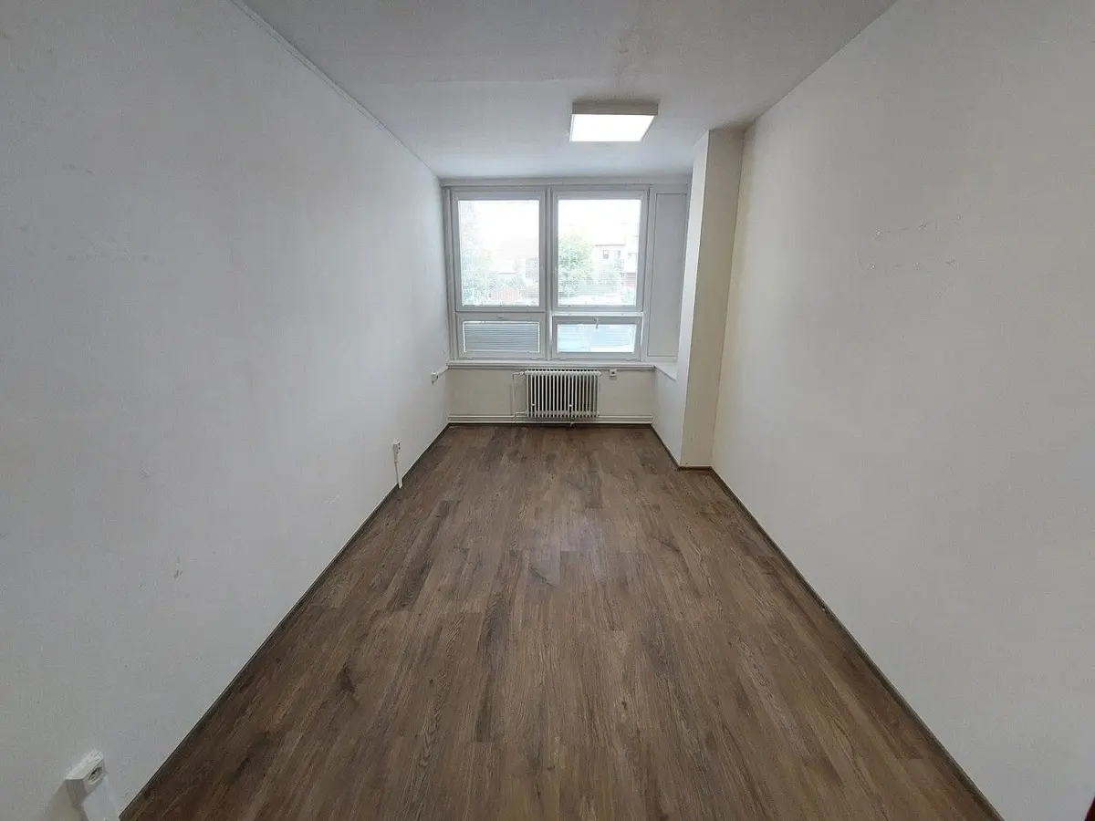 Pronájem komerčního prostoru 32 m², Roháčova · Písek