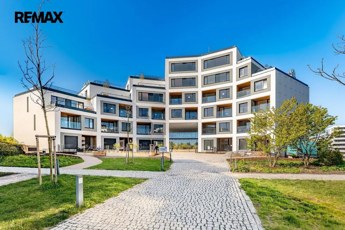 Pronájem komerčního prostoru 24 m², Dostalové · Hlubočepy