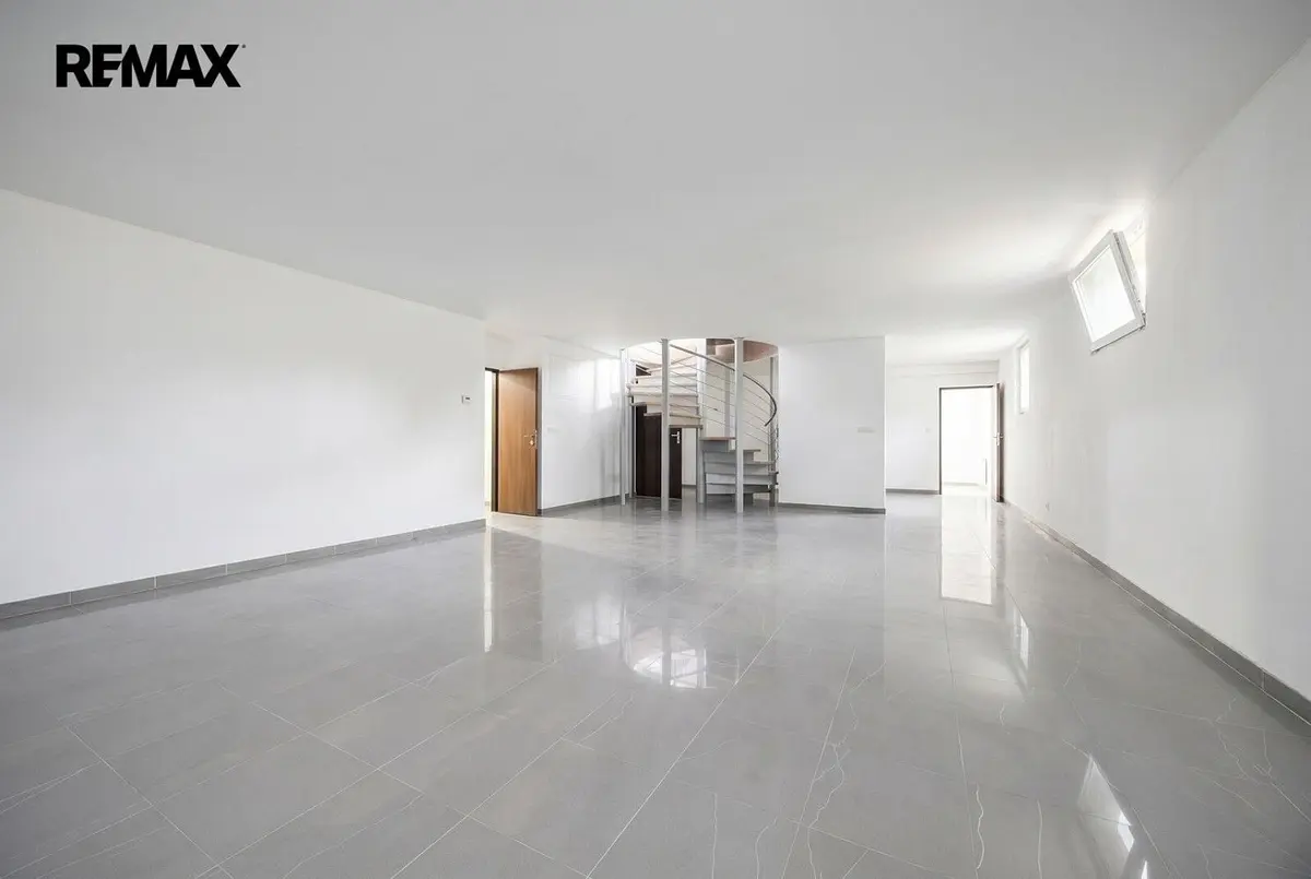 Pronájem komerčního prostoru 150 m², Chrudimská · Vinohrady