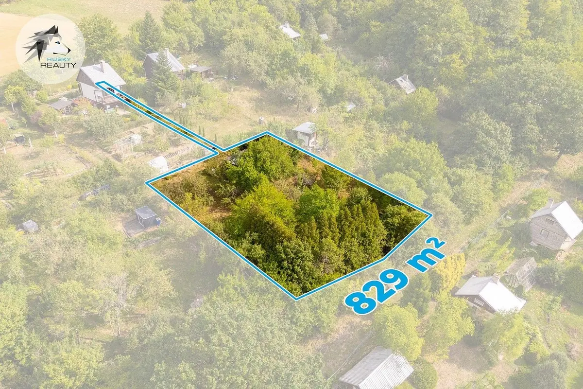 Prodej pozemku 829 m², Komenského · Malenovice · Zlín