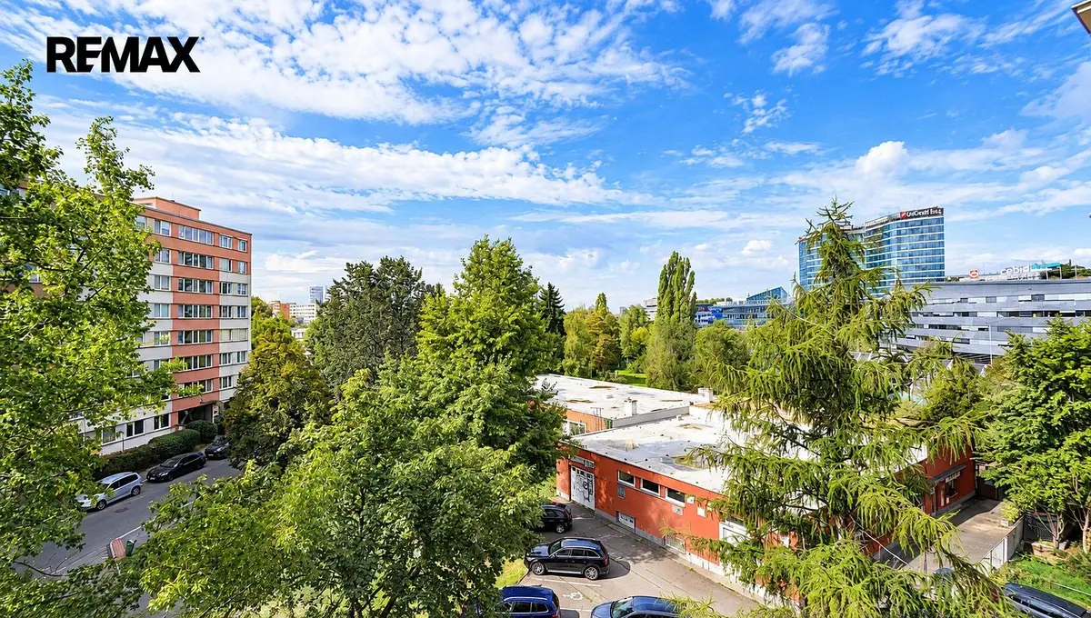 Prodej bytu 1+kk 23 m², Kyselova · Kobylisy