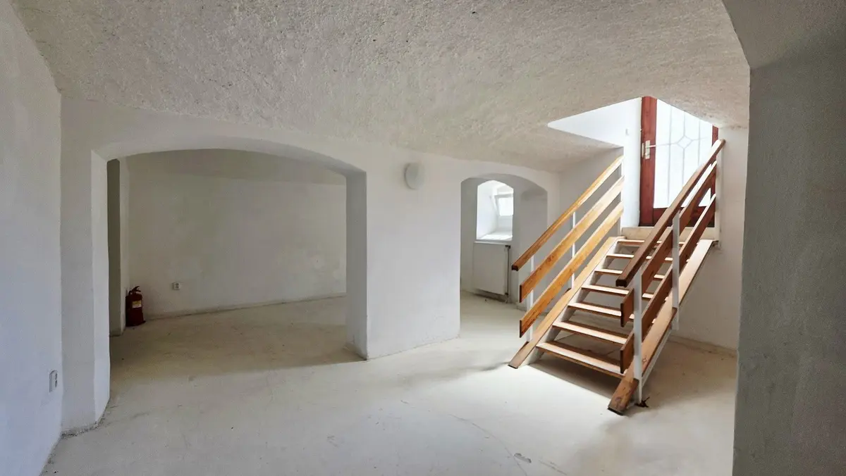 Pronájem komerčního prostoru 86 m², Jiráskovo náměstí · Plzeň