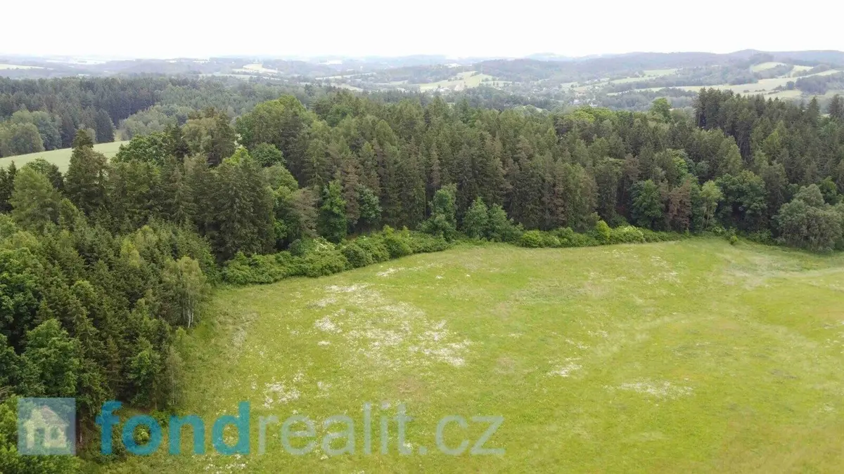 Prodej pozemku 6699 m², Chotěvice