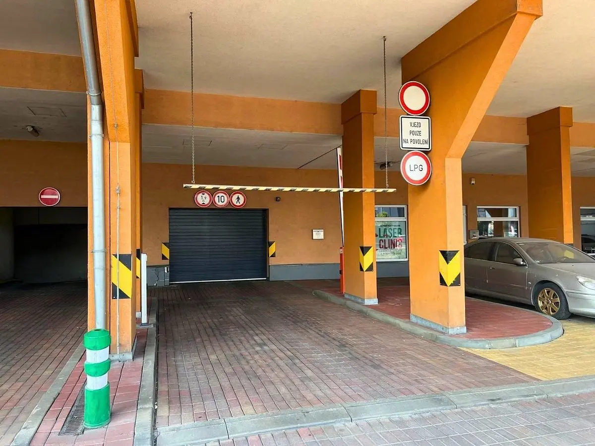Pronájem nemovitosti 12 m², Poděbradská · Vysočany