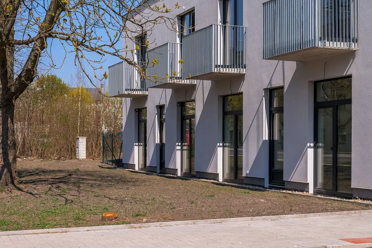 Prodej bytu 1+kk 25 m², Topolová · Benátecká Vrutice · Milovice