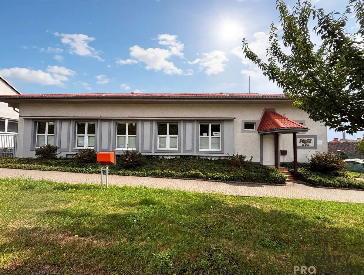 Prodej komerčního prostoru 890 m², Svatoplukova · Šternberk