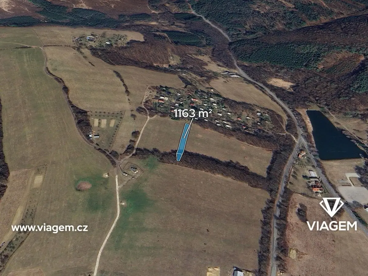 Prodej pozemku 1163 m², Březůvky