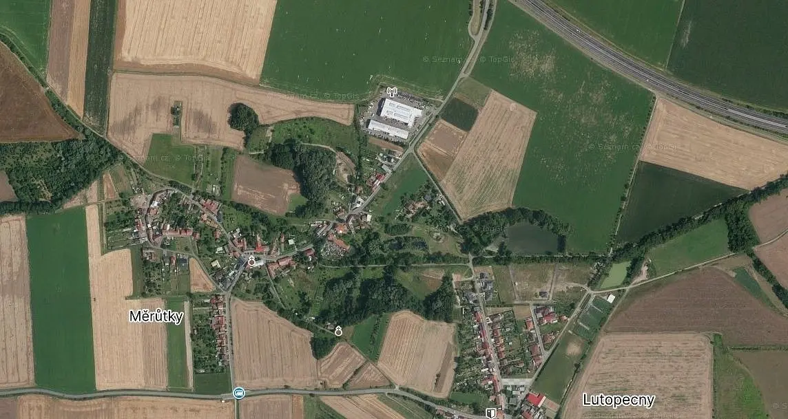 Prodej pozemku 1685 m², Měrůtky · Lutopecny