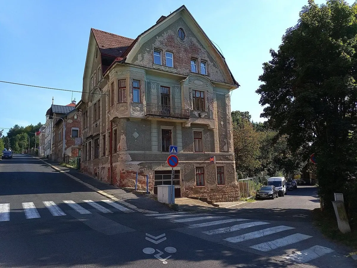 Prodej komerčního prostoru 680 m², Vítězslava Nezvala · Šumava a Jablonecké Paseky · Jablonec nad Nisou