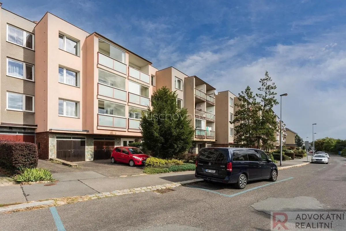 Prodej bytu 2+1 65 m², Na křivce · Michle