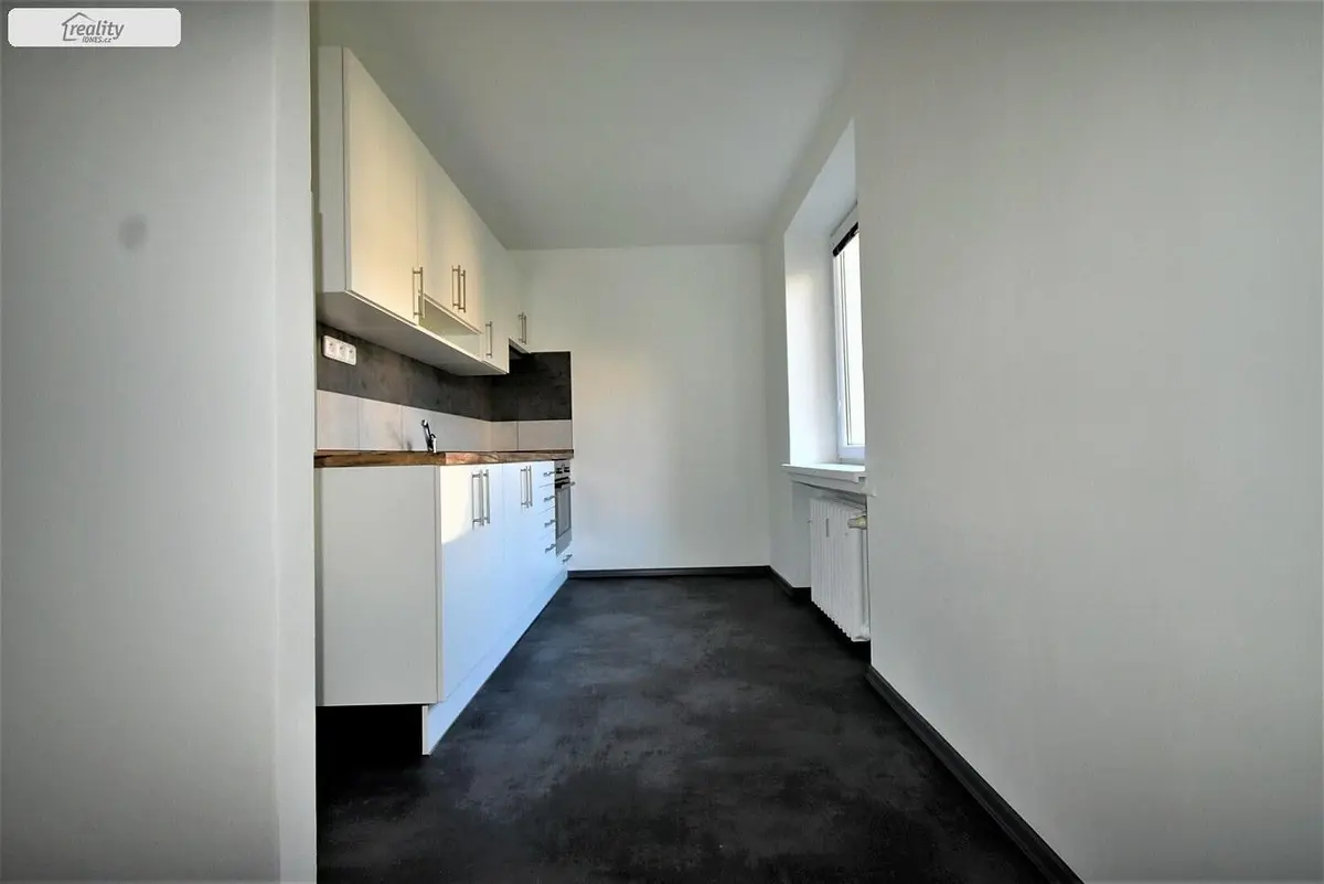 Pronájem bytu 1+kk 29 m², Hlavní třída · Havířov-Město · Havířov