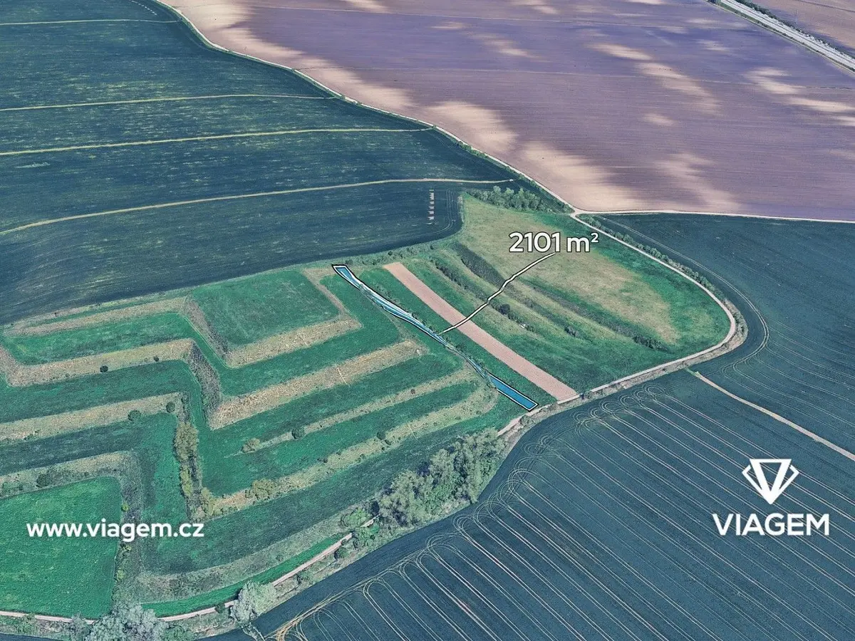 Prodej pozemku 2101 m², Nosislav