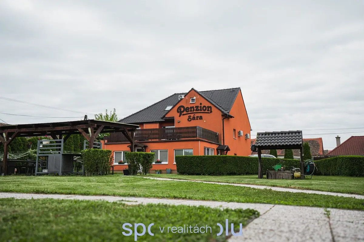 Prodej komerčního prostoru 347 m², Hevlín
